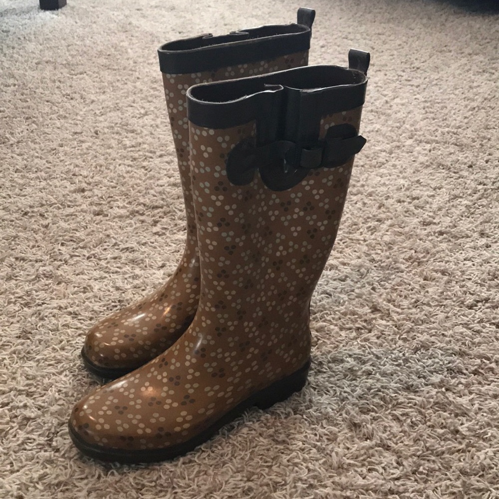 Capelli New York rain boots brown polka dot